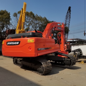 Excavadora Usada Doosan DX300LC a Bajo Precio, Modelo 2022, Motor Kobelco, Peso Operativo de 30 Toneladas, Capacidad de Cucharón de 0.32m, Accesorios Incluidos - Product Image 5