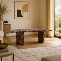 Tables à manger en marbre Rosa Levanto naturel, idéales pour les espaces de vie des résidences haut de gamme, des appartements et des hôtels.