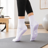 Nouvelle Arrivée Chaussettes de Pilates Antidérapantes en Tricot avec Grip Personnalisé pour Femmes, Chaussettes de Yoga en Coton de Haute Qualité avec Logo sur le Bas