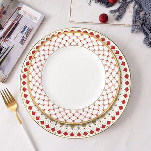 Piatto da Cena in <span class=keywords><strong>Ceramica</strong></span> Bone China Geometrico Moderno Minimalista Rosso e Oro con Bordo Dorato per Hotel, Ristoranti e Matrimoni - Product Image 2