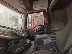 Camión Tractor Usado FAW Jiefang J6P 6x4 Diésel Euro 5/4 Transmisión Automática Cabeza Tractora de Servicio Pesado 50T - Product Image 6