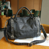 Nouveauté en stock : Sac en cuir souple lavé avec rivets, sac à main polyvalent grande capacité, sac à bandoulière