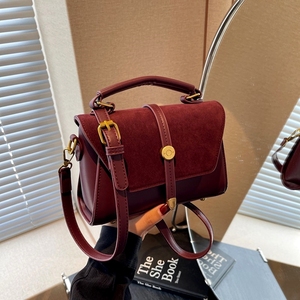 Questa è una borsa a tracolla casual, alla moda e di alta qualità per le donne, che non è di solito in evidenza. Nuovo Stile Coreano 2024 per Singoli - Product Image 1