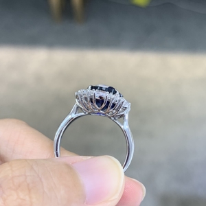 Ruizuan <span class=keywords><strong>Bague</strong></span> <span class=keywords><strong>de</strong></span> fiançailles en <span class=keywords><strong>saphir</strong></span> <span class=keywords><strong>bleu</strong></span> cultivé en laboratoire pour femmes Bijoux <span class=keywords><strong>de</strong></span> mode Diamant ovale élégant pour les cadeaux <span class=keywords><strong>de</strong></span> fêtes <span class=keywords><strong>de</strong></span> Noël - Product Image 4
