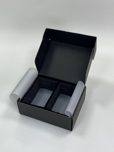 Biểu Tượng Tùy Chỉnh Miễn Phí Thiết Kế Bao Bì Màu Đen Mạnh Mẽ Giấy Bưu Phẩm Hộp Tùy Chỉnh Vận Chuyển Hộp Với Bọt Chèn - Product Image 3