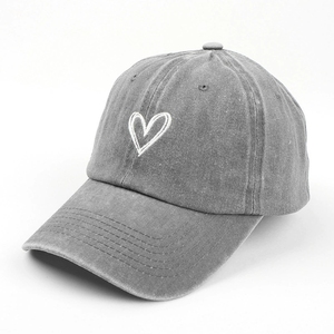 Gorra de béisbol con logotipo bordado de corazón simple y de moda, gorra de béisbol deportiva informal de fibra de poliéster para exteriores - Product Image 4