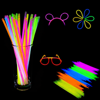 Bâtons lumineux jetables, imperméables, durables et colorés de 8 pouces, accessoires de fête néon, bracelets et colliers lumineux pour festival