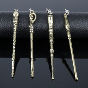 Porte-clés en alliage de zinc à six sections, motif Film Magic Academy, cadeau - Product Image 3