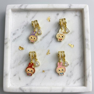 CZ9396 Breloques en émail de personnage de dessin animé Labubu Monster Bunny, fournitures de bijoux pour pendentifs de colliers et bracelets DIY - Product Image 2