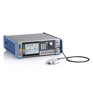 Générateurs de signaux micro-ondes RF Rohde & Schwarz R S SMA100B 1 MHz - 6 GHz, résolution d'amplitude 0,01 dB, fréquence 0,001 Hz - Product Image 4