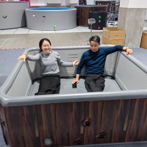 Bain à remous <span class=keywords><strong>gonflable</strong></span> carré portable pour 4 personnes, effet bois, pour extérieur, avec jets de massage, pour jardin et relaxation en plein air - Product Image 2