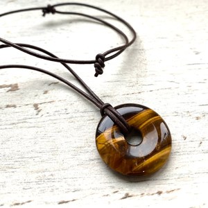 Mans healing crystal pendant mans gemstone talisman per fortuna e protezione - Product Image 5