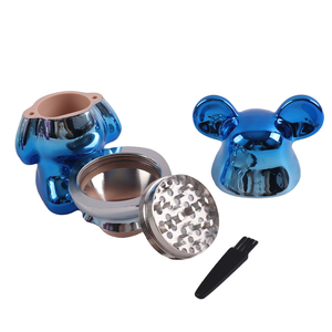 Nuevo molinillo de humo de Metal de oso violento, molinillo de aleación de zinc de oso de dibujos animados que cambia de color de galvanoplastia de 4 capas - Product Image 4