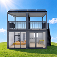 Maison préfabriquée modulaire en acier à deux étages, alimentée à l'énergie solaire, avec mur en verre, toit et balcon, idéale pour bureau ou vie en plein air
