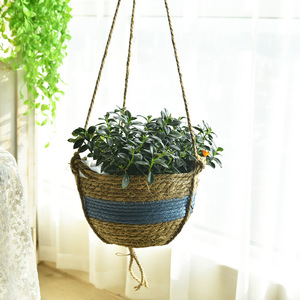 Panier suspendu en fibres végétales rond fait à la main, pot de fleurs mural avec corde pour une utilisation en intérieur et en extérieur - Product Image 3