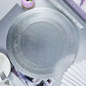 Plateau à gâteau carré en carton ondulé SunShine 12 mm doré et argenté, 12 pouces, 10 pouces, 8 pouces - Product Image 1