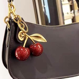 Thiết kế mới cao cấp Kim Loại Keychain tinh tế pha lê Cherry Túi Mặt dây chuyền dễ thương cherry quyến rũ Túi xách phụ kiện thời trang phong cách - Product Image 6