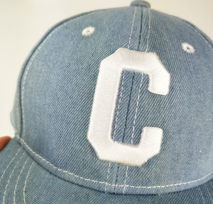 Cappello di jeans in Denim blu rotondo con struttura di alto profilo a 6 pannelli ricamati su misura all'ingrosso - Product Image 5