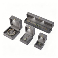 Boîte de rangement pour bijoux en cuir PU gris solide de haute qualité JUNSEN, avec empiècements en daim, pour collier, bague, boucles d'oreilles, bracelet