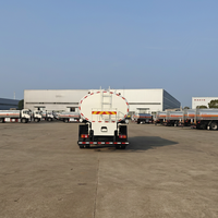 Nouveau camion-citerne à eau Howo 4x2 160HP 15CBM Euro3 à conduite à gauche, moteur diesel Yuchai, transmission manuelle