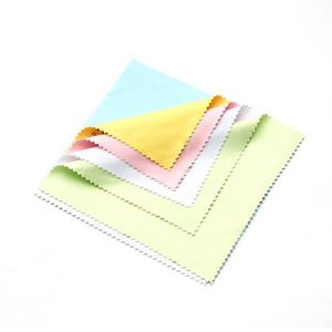 Chiffonnette de nettoyage personnalisée en microfibre pour lunettes de soleil et verres de lunettes Siy735 avec logo personnalisable - Product Image 2