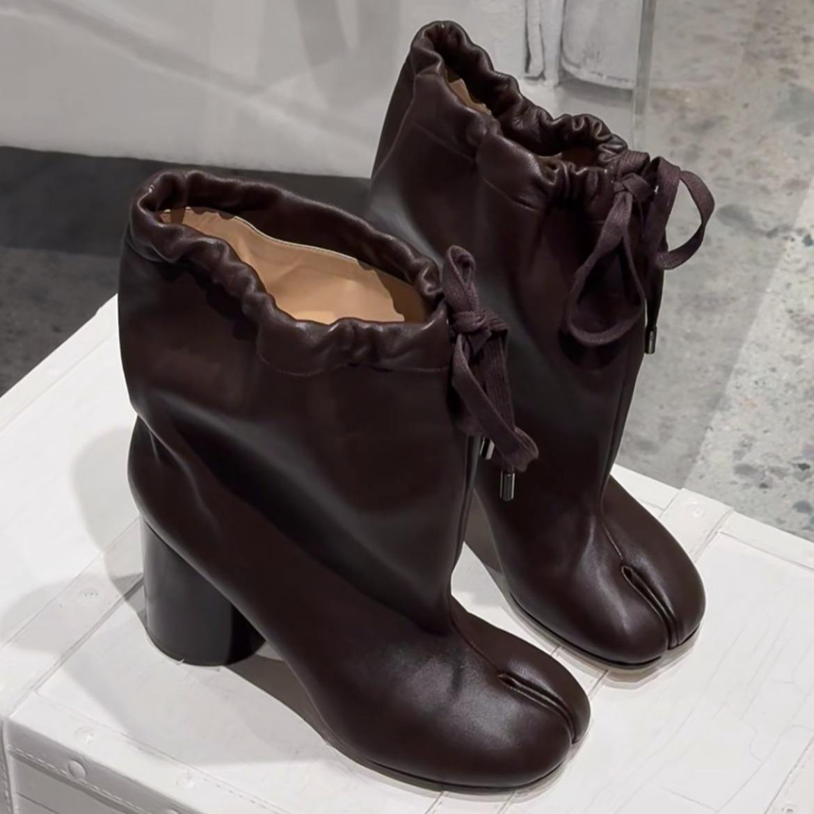 สีน้ำตาล