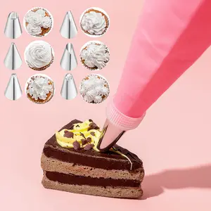 KSW vente en gros d'outils de décoration de gâteaux en acier inoxydable formes multiples crème feuilletée Eva sac à bouche lavable 29-en-1 bouche de montage