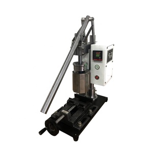 Máquina de Moldeo por Inyección Vertical Manual Eléctrica para Micropreformas RT-129A con Tornillo para Materiales HDPE/PET/EVA/PC/ABS/PPR/PVC/PP/PA - Product Image 1