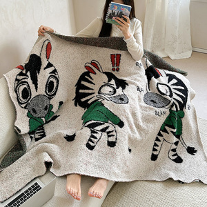 Couverture polaire respirante multifonctionnelle pour sieste au bureau, motif zèbre brodé tendance, pour une personne, toutes saisons - Product Image 1