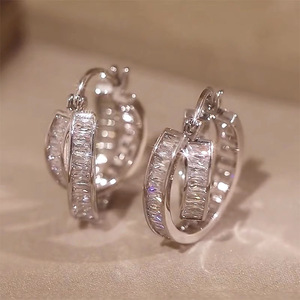 Orecchini a Doppio Cerchio per Donne, Eleganti Accessori per Orecchie da Indossare Quotidianamente - Product Image 1