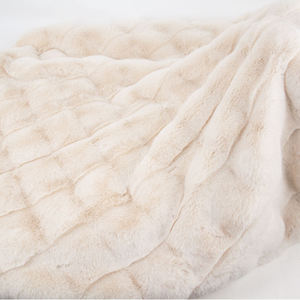 Couverture en fausse fourrure OEM personnalisée, textile de maison de luxe, couverture en fausse fourrure plissée double face pour lit d'hiver - Product Image 3