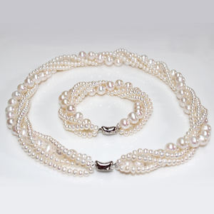 Collar de Perlas de Agua Dulce Multicapa Hecho a Mano Original, Plata 925 y Chapado en Oro de 14K, Estilo Vintage para Boda/Compromiso - Product Image 1