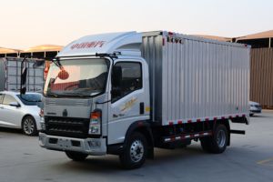 Camión <span class=keywords><strong>de</strong></span> carga Howo más barato, camioneta <span class=keywords><strong>de</strong></span> carga pequeña, camión <span class=keywords><strong>de</strong></span> caja <span class=keywords><strong>de</strong></span> <span class=keywords><strong>26</strong></span> <span class=keywords><strong>pies</strong></span> con placa trasera hidráulica - Product Image 3