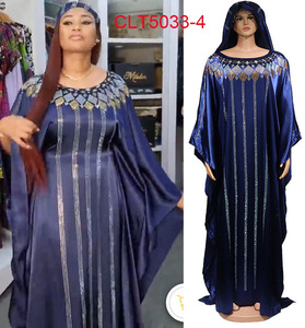 Robe longue en rayonne à manches chauve-souris pour femmes africaines, ornée de strass double face, avec turban - Product Image 4