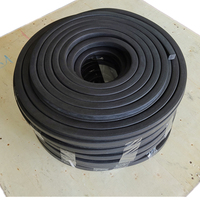 Bande de mousse plate noire en gros, joint en caoutchouc semi-circulaire, bande de silicone
