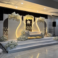 Ensemble d'arche de scène de grande salle de réception de mariage LEDA, panneau de fond en acrylique PVC avec lumière LED ondulante pour la décoration de mariage