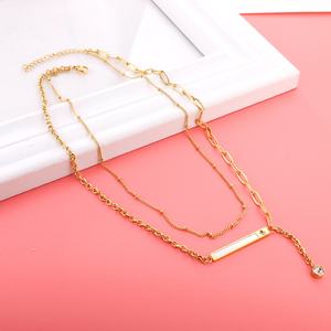 Collier pendentif double chaîne en acier inoxydable plaqué or 18 carats, motif astronaute diamanté, design tendance - Product Image 6