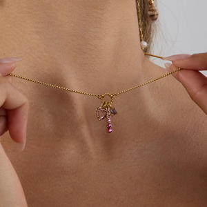 Gioielli Delicati Romantici con Cuore Traforato, Grazioso Set 3 in 1 con Zircone Rosa, Ciondolo Placcato Oro in Acciaio Inossidabile per Collana Fai-da-Te - Product Image 2