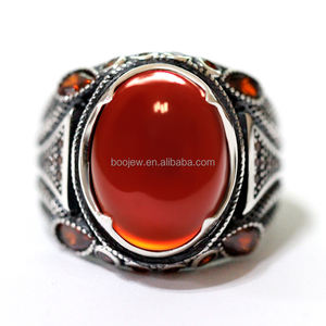 แหวนผู้ชายอาเกตสีแดงและสีดำย้อนยุคส่วนบุคคลประณีตพังก์ - Product Image 2