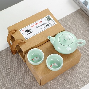 Vendita superiore 7 in 1 Celadon Set <span class=keywords><strong>da</strong></span> tè in ceramica Kung Fu Pot infusore <span class=keywords><strong>teiera</strong></span> 3D Fish servire <span class=keywords><strong>tazza</strong></span> <span class=keywords><strong>tazza</strong></span> <span class=keywords><strong>da</strong></span> tè bicchieri cinesi <span class=keywords><strong>con</strong></span> confezione regalo - Product Image 6
