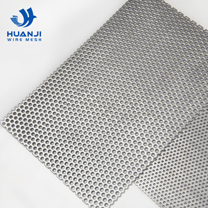 Maille métallique perforée en acier inoxydable et tôle à trous ronds – Services de découpe, soudage et pliage sur mesure - Product Image 3