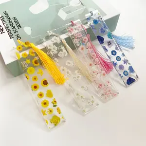 2024 Popular New Square Dry Flower Bookmark Creative Colorful Flower Bookmark Women's Unique Gift