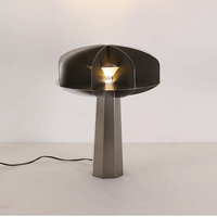 Lampe de table en acier inoxydable à design creux, lampe de salon nordique, lampe de chevet créative pour hôtel, décoration d'intérieur