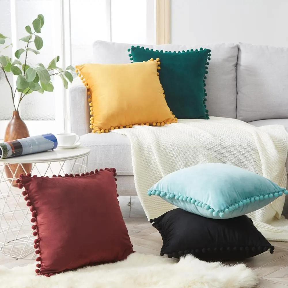 Super Soft Solid Color Decorative Custom Velvet Pillow Cover Pom Pom Cushion Covers with Ball