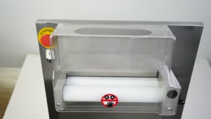 Sfogliatrice Automatica per <span class=keywords><strong>Pizza</strong></span> e Pane, Macchina per Stendere <span class=keywords><strong>Pasta</strong></span> da Tavolo 220V, Spessore 0.7-5.4mm per Uso in Panetteria - Product Image 5