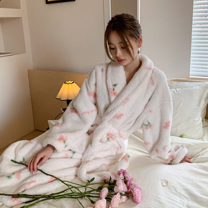 Peignoir imprimé floral <span class=keywords><strong>de</strong></span> luxe pour filles Style <span class=keywords><strong>de</strong></span> fleur épaisse <span class=keywords><strong>Robe</strong></span> <span class=keywords><strong>de</strong></span> <span class=keywords><strong>chambre</strong></span> en molleton <span class=keywords><strong>de</strong></span> flanelle à séchage rapide pour l'hiver <span class=keywords><strong>Robe</strong></span> <span class=keywords><strong>de</strong></span> bain à la maison - Product Image 3