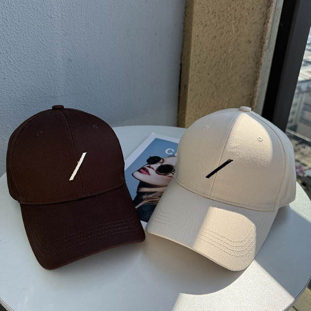 Minimalist 6-Panel Cotton Baseball Cap - Chic Diagonal Slash Embroidery Dad Hat - Unisex Simple Design Snapback for Men & Women