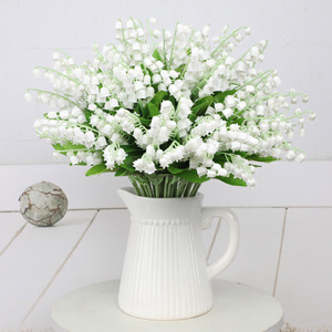 Fleurs artificielles en gros, fleurs blanches, fleurs <span class=keywords><strong>de</strong></span> <span class=keywords><strong>muguet</strong></span>, tiges <span class=keywords><strong>de</strong></span> verdure pour la décoration <span class=keywords><strong>de</strong></span> la maison et des mariages - Product Image 2