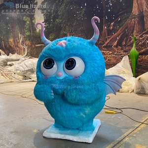 Modèle de monstre de neige artificiel personnalisé et mignon en forme d'animal pour usage intérieur/extérieur dans les jardins, centres commerciaux et parcs de trampolines - Product Image 1