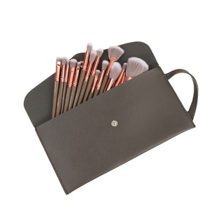 El Set <span class=keywords><strong>de</strong></span> <span class=keywords><strong>Brochas</strong></span> <span class=keywords><strong>de</strong></span> <span class=keywords><strong>Maquillaje</strong></span> Marrón <span class=keywords><strong>de</strong></span> 20 Piezas Más Vendido <span class=keywords><strong>en</strong></span> el Mercado Extranjero - <span class=keywords><strong>Brochas</strong></span> <span class=keywords><strong>en</strong></span> Forma <span class=keywords><strong>de</strong></span> Abanico, Herramientas <span class=keywords><strong>de</strong></span> Belleza Multifuncionales - Product Image 5